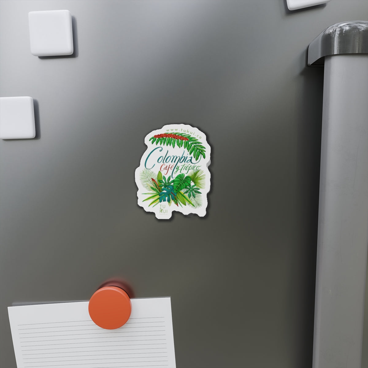 Colombia Café y Trópico Die-Cut Magnet — Tropical Coffee Plant Sticker Magnet